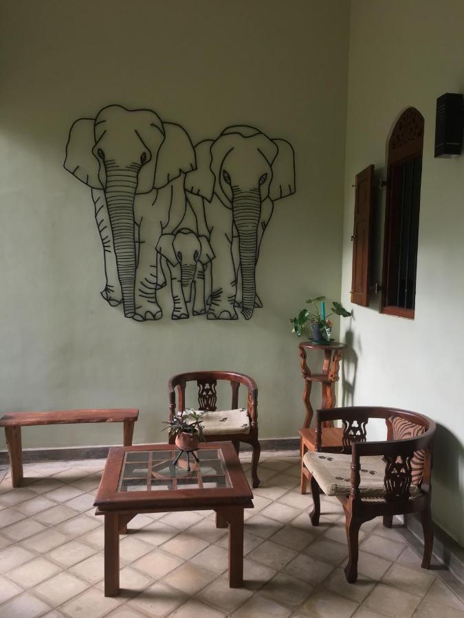 Owls Nest Hotell Udawalawe Exteriör bild