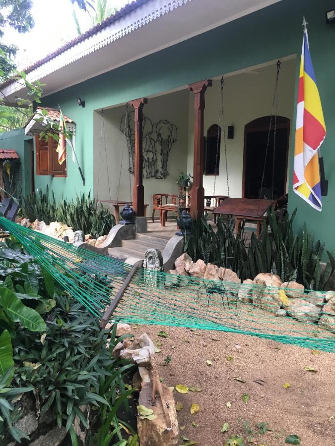 Owls Nest Hotell Udawalawe Exteriör bild